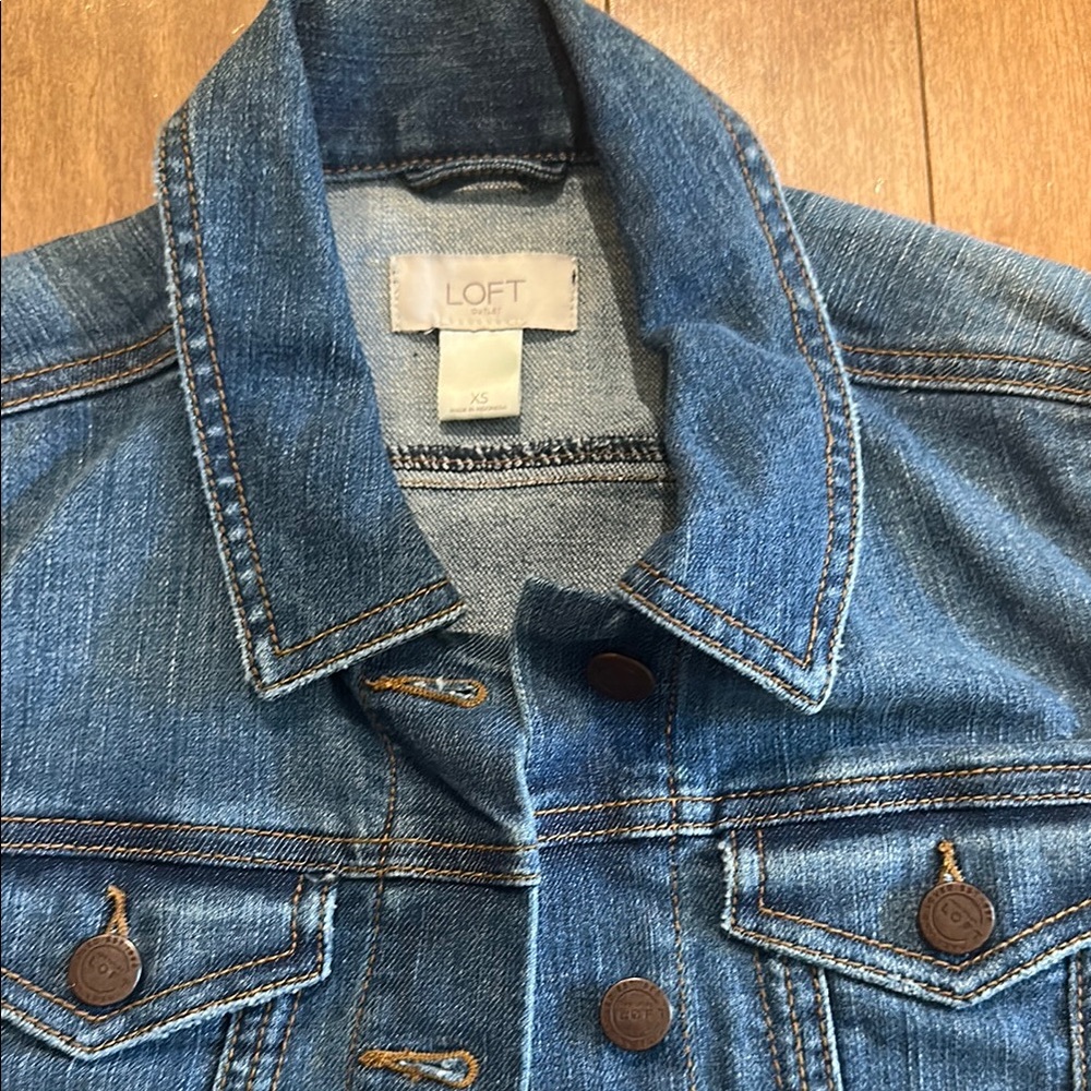 LOFT Blue Denim Vest!  Size XS. Like new! - Picture 2 of 3